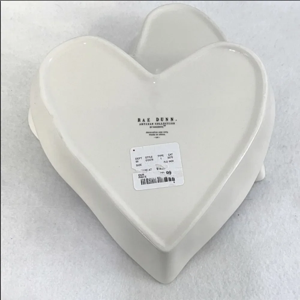NWT Rae Dunn ceramic MAMA heart dish